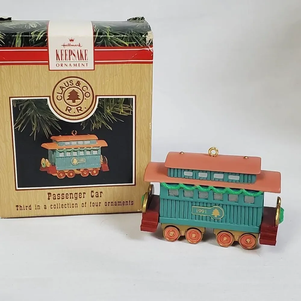 1991 Hallmark Keepsake Ornament Claus & Co. Railroad Passenger Car 3rd in Series